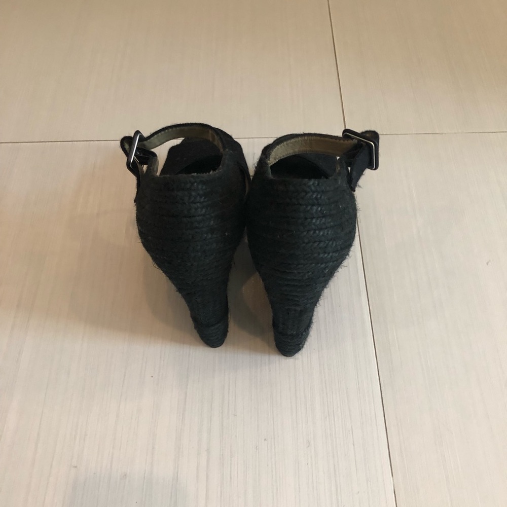 Shoes - Picture 2 of 4